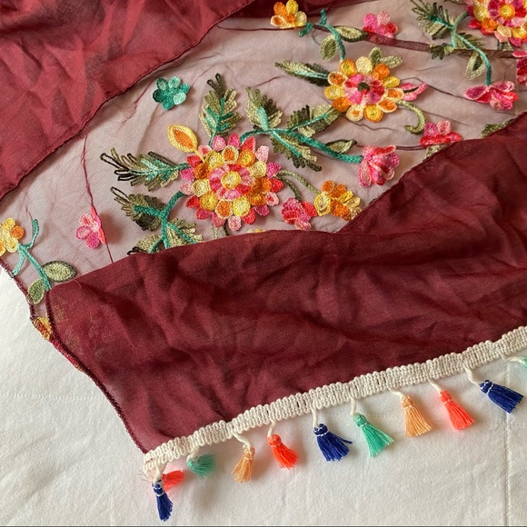 Hand embroidered burgundy mexican pashmina - Picture 2 of 6